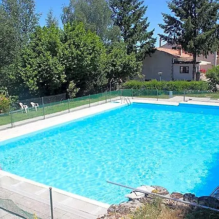 Cinco Castaños Hotel