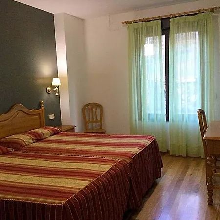Hotel Cinco Castaños Candelario